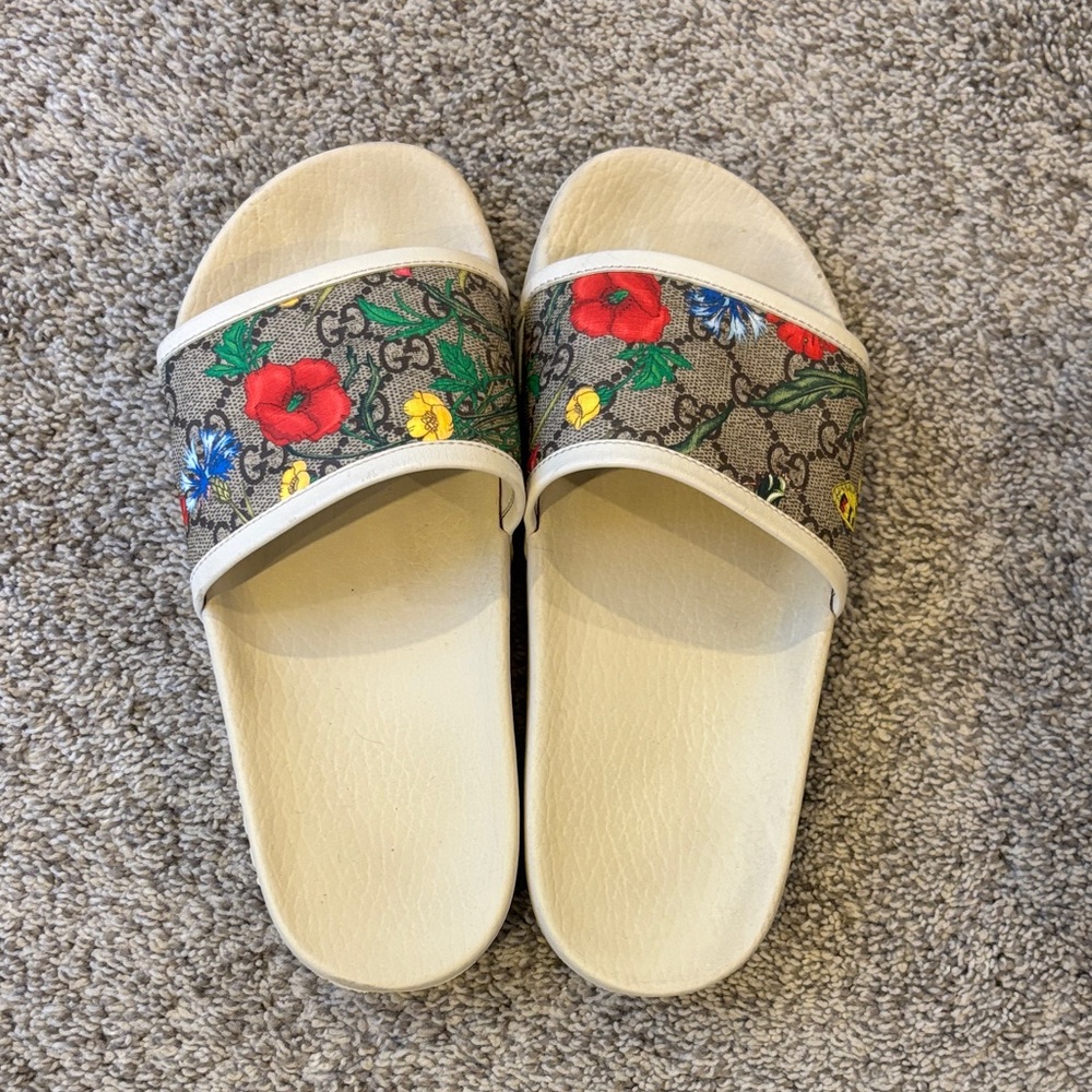 Gucci Beige Floral GG Canvas Slide Sandals